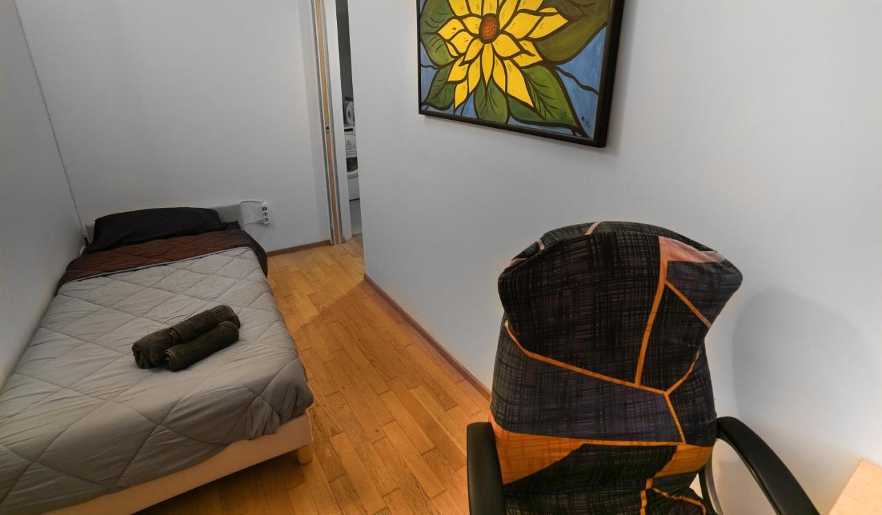Fast Wifi E Netflix -- Centro Di Rho Vicino Stazione Apartment Exterior foto