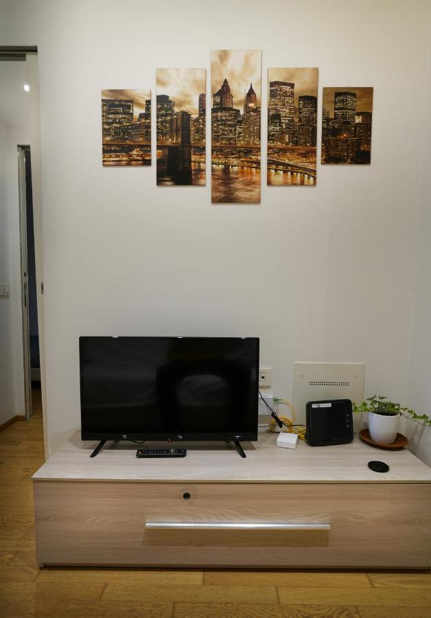 Fast Wifi E Netflix -- Centro Di Rho Vicino Stazione Apartment Exterior foto
